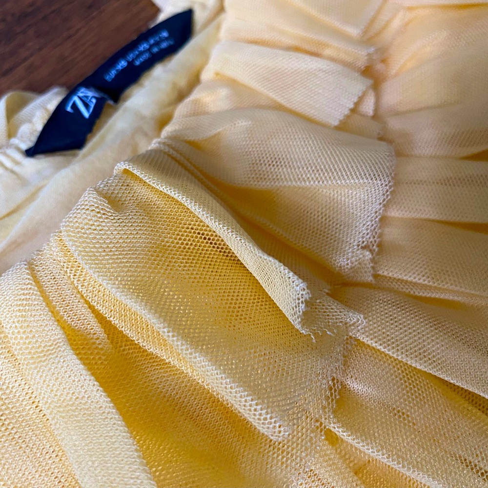 Adorable Baby Yellow Ruffle Top - Picture 3 of 7